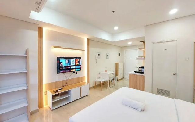 Restful and Comfy Studio Podomoro City Deli Medan Apartment