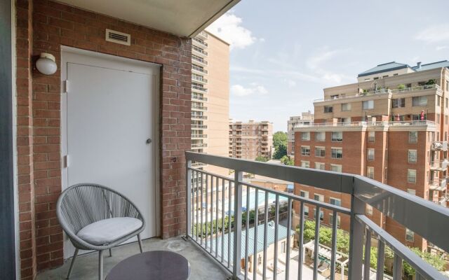 Fantastic Business Condo at Ballston