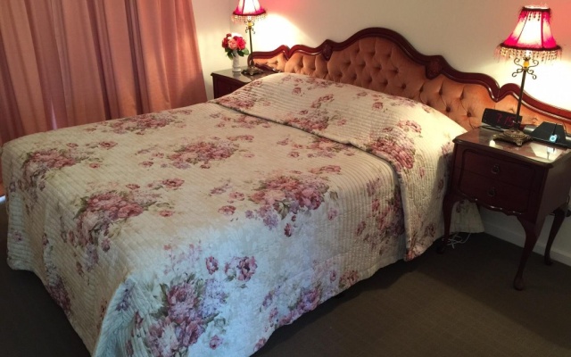 Donkey Tales Farm Cottages – Guest Rooms – Daisy Hill