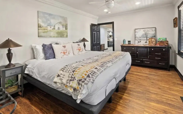 The Three Bears Retreat - King suites