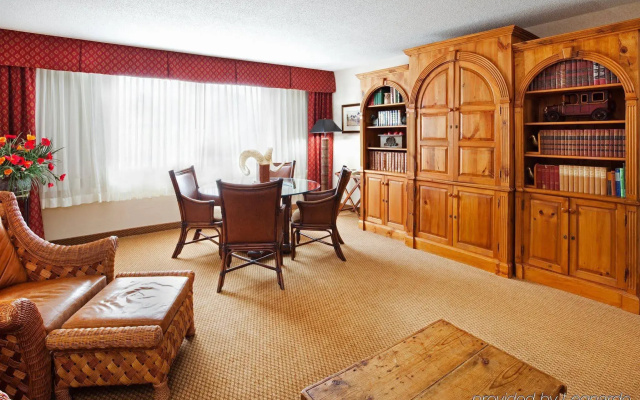 Holiday Inn Asheville East-Blue Ridge PKWY by IHG