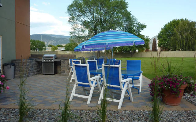 Coast Penticton Hotel