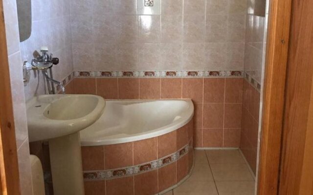 Zarina Hotel