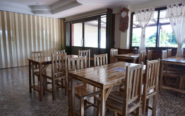 Lampang Bouteak Resort