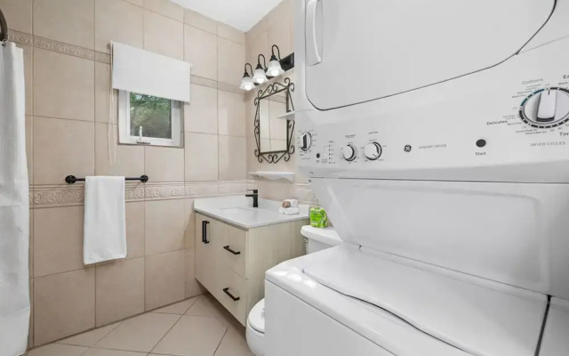 NEW 2BR 2BA Gated Community w Pool Palm Beach