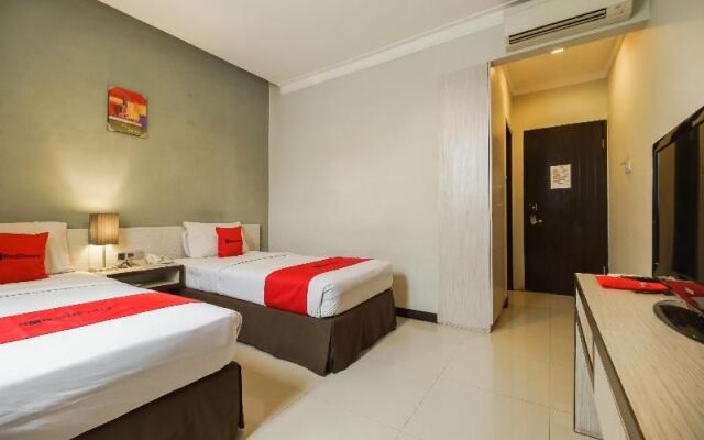 Reddoorz Plus @ Jalan Petojo Utara