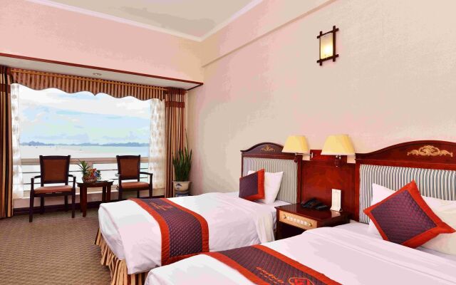 Grand Halong Hotel