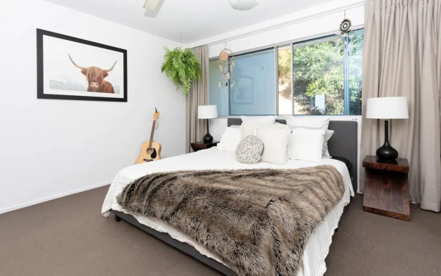 Whitsunday view BOHO apartment in Airlie Beach