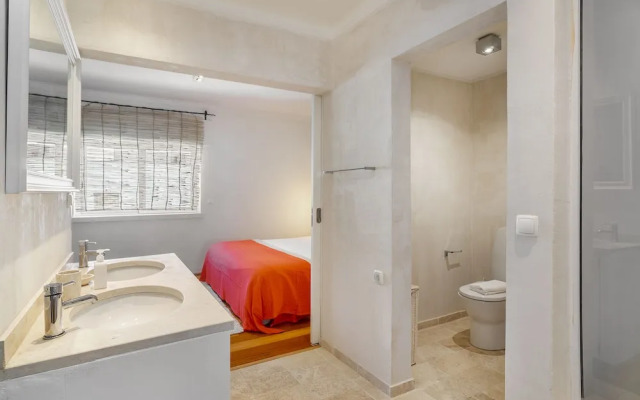 Stylish Sunny Penthouse Near Cascais Center & Greenspace