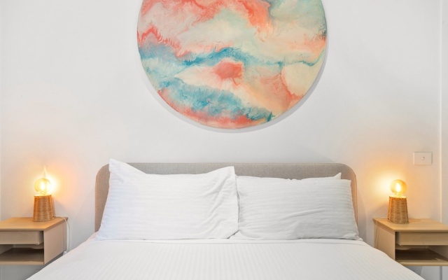 Stylish Apartment in Ikebana Complex – Guest Rooms – Melbourne