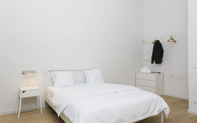 Modern Apartment in the Beautiful Neighborhood