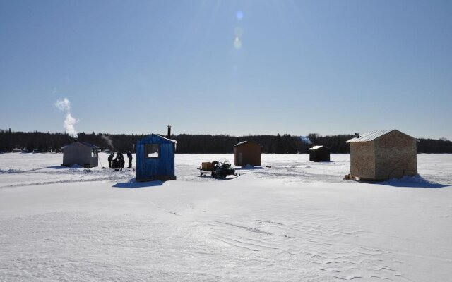 Okimot Lodge on Tomiko Lake