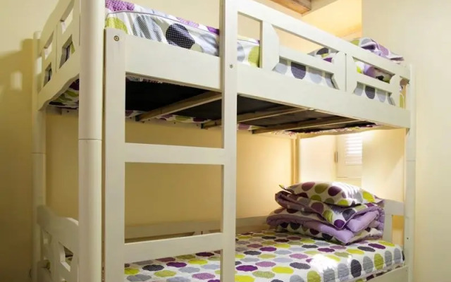 Maya Guesthouse - Hostel