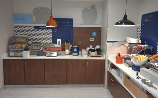 Country Inn & Suites By Carlson St. Charles