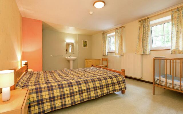 Glorious Holiday Home in Weris with Jacuzzi