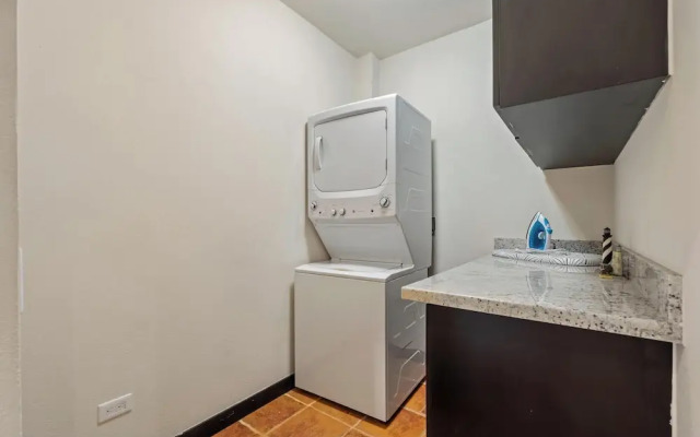 Relaxing 2 BR  Beach & Pool  Condo Unit2