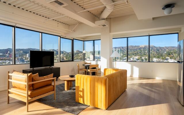 Kasa Sunset Los Angeles