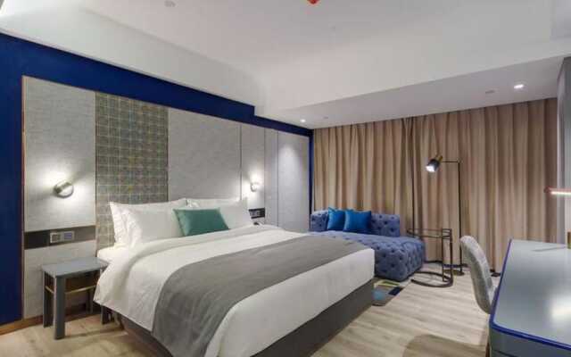 Lanou International Hotel, Hong Kong Middle Road, May Fourth Square, Qingdao