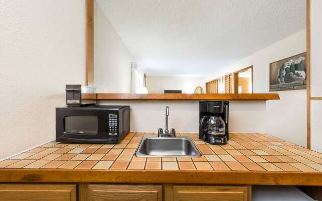 Super 8 by Wyndham Waco/Mall area TX