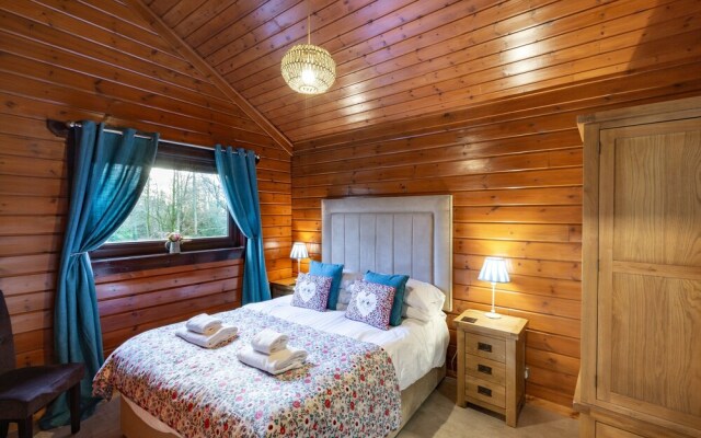 Lady Galloway Lodge 30 with Hot Tub, Newton Stewart