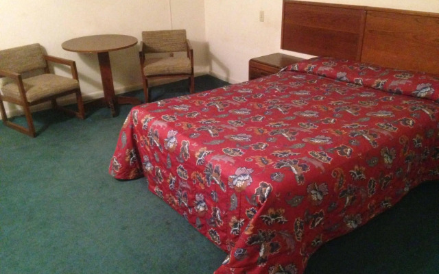 Sawmill Lodges Motel