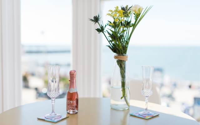 Ar Lan y Mor Seaside Apartment