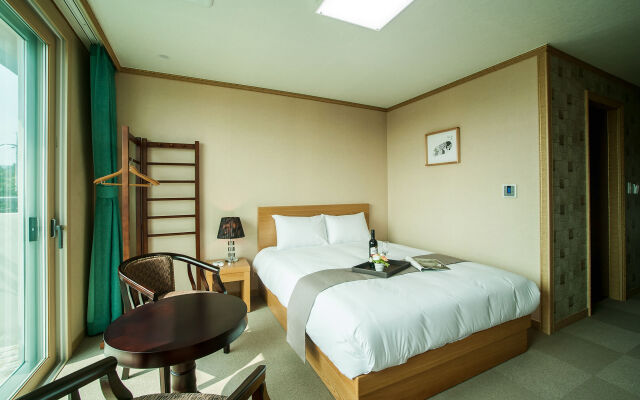 J View Hotel
