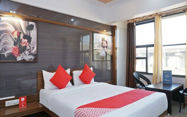 OYO 24161 Hotel Centre Point