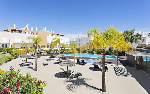 CG 12B - Pool - Cabanas Gardens