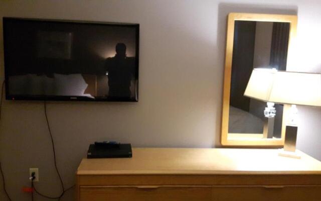 Canway Inn & Suites