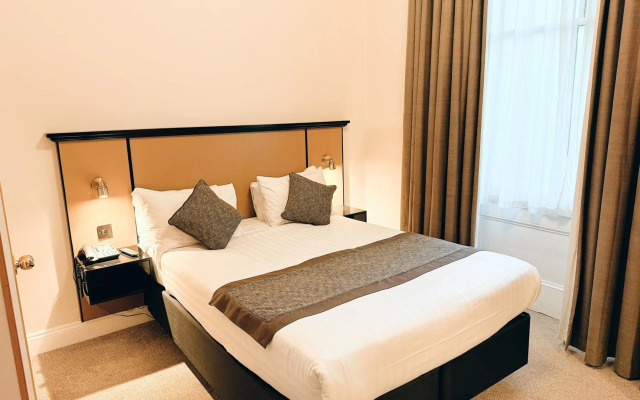 Holiday Inn Express Chicago - Magnificent Mile by IHG