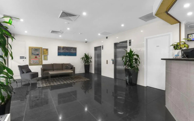 Central Brunswick Apartment Hotel