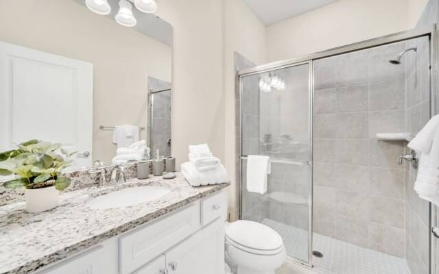 2089elcir 8 Bedroom Villa by RedAwning