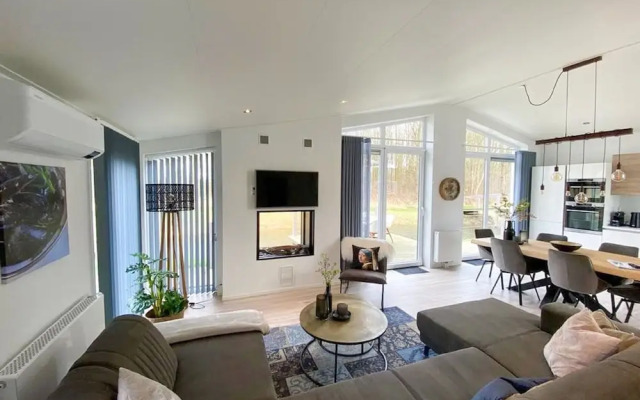 Beautiful Holiday Home With A/c, in a Holiday Park