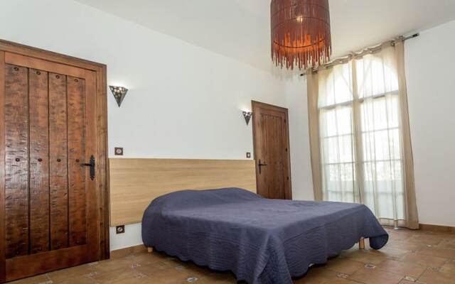 Beautiful villa with terrace in the surfing town of Biarritz