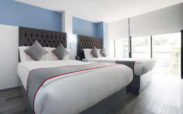 Suites Arboleda 215