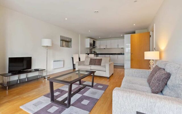 Stunning 2 Bed Apt W/balcony nr Islington