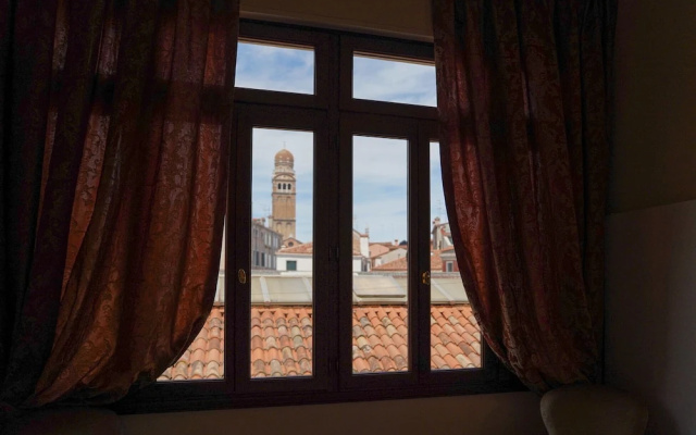 Ca' Longo Palace Apartments