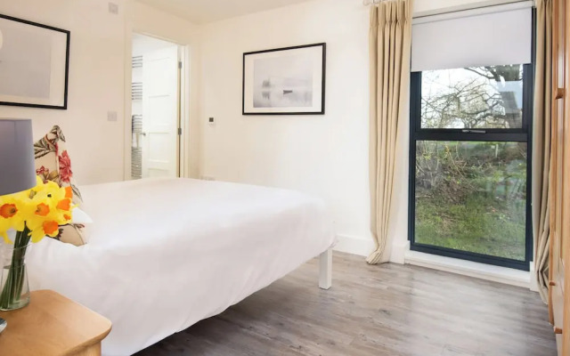 Wild Chive Lodge, Brada Quarry