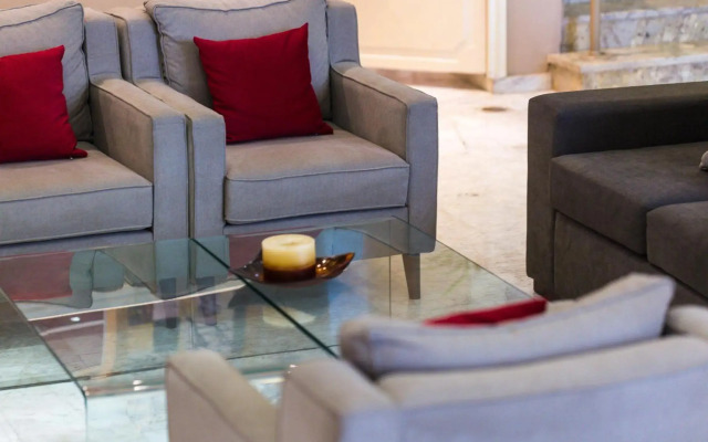 Eltina Hotel