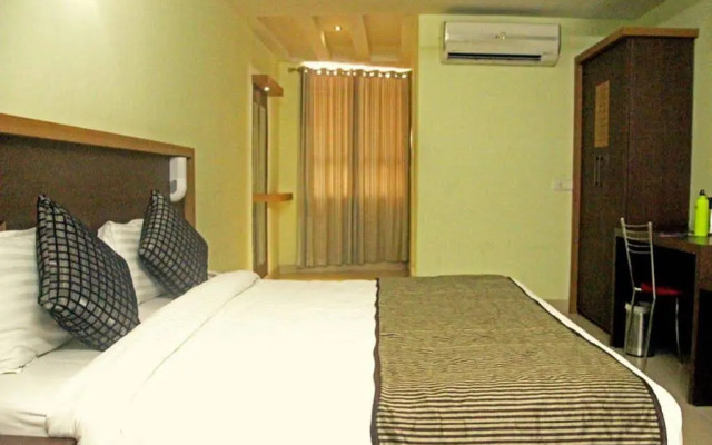 OYO Premium Calicut Railway Station