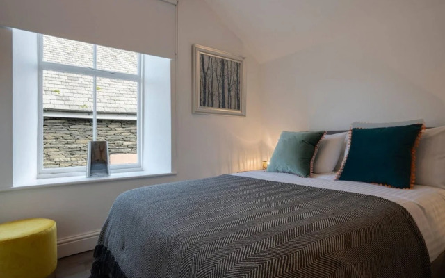 3 Bedroom - 2BR - Apartment - Central Windermere