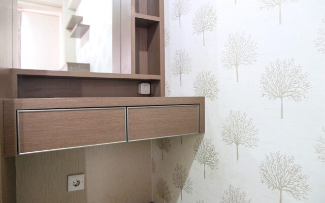 Clean and Cozy 2BR at Green Bay Apartment