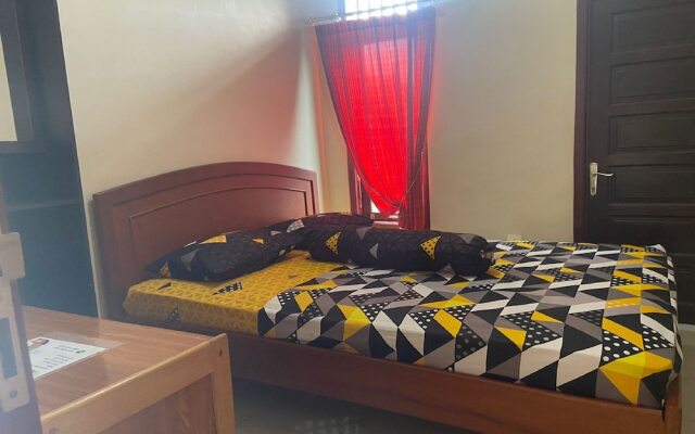 SPOT ON 93957 Henny Kost