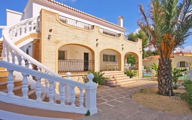 Villa - 7 Bedrooms with Pool and WiFi - 105006