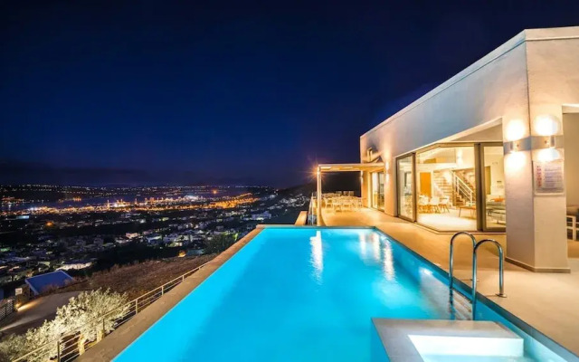 Villa Con Vista- Heated Pool 4 bdr Sleeps 8