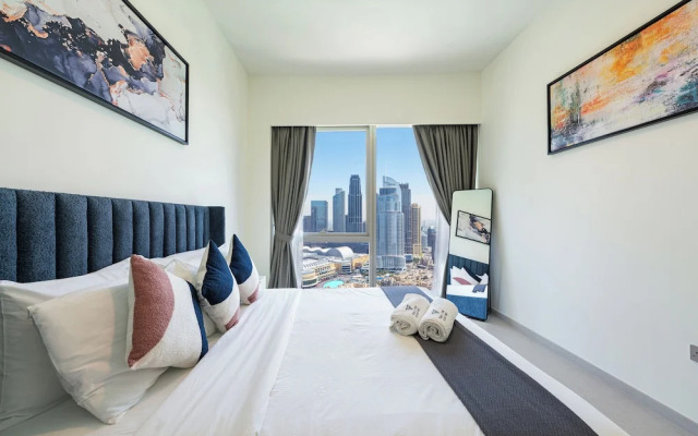 Skyline Serenity -Burj Khalifa View 3905