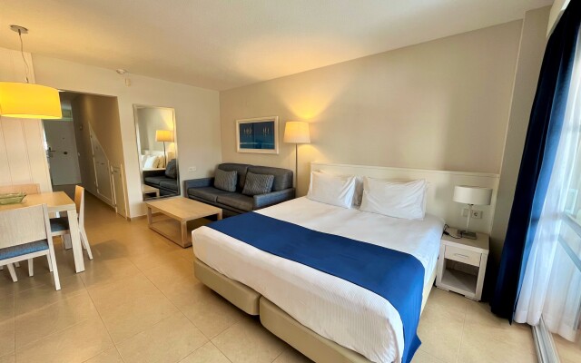 Los Amigos Beach Club Hotel