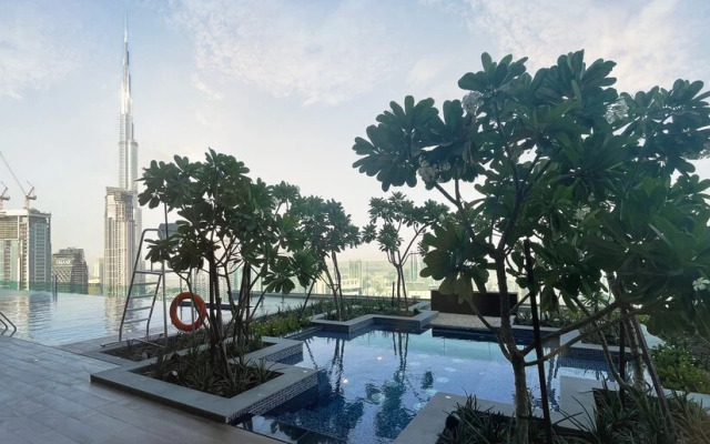 LUX The Paramount Sea View Suite