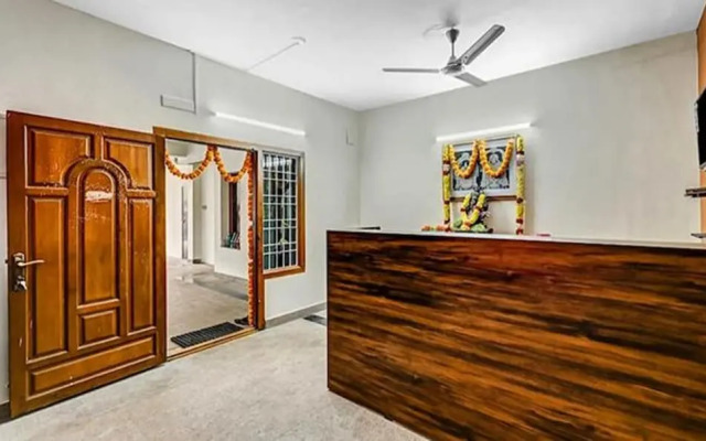 Fabexpress Aathira Inn